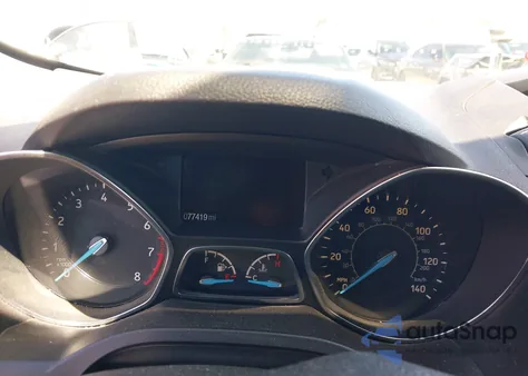 2019 Ford Escape S z USA, uszkodzony, nr VIN 1FMCU0F77KUA20923